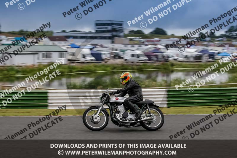 Vintage motorcycle club;eventdigitalimages;mallory park;mallory park trackday photographs;no limits trackdays;peter wileman photography;trackday digital images;trackday photos;vmcc festival 1000 bikes photographs